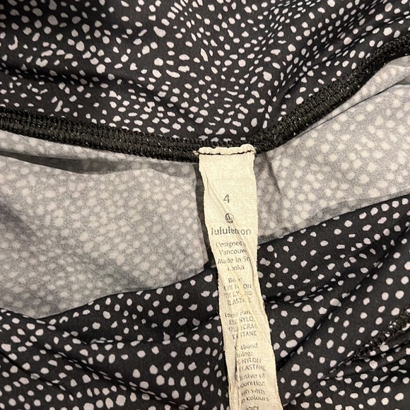 Peloton lululemon leggings size 4 - Picture 3 of 4